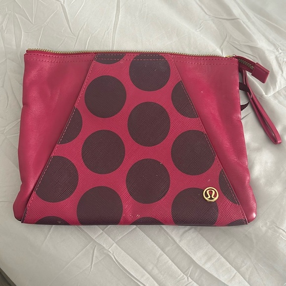 Lululemon makeup bag - Picture 1 of 4